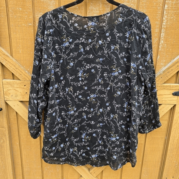 Floral Black Women's Top - Picture 3 of 3